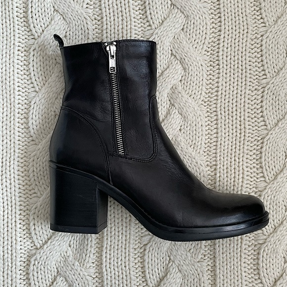 Le Château Block Heel Zip-Up Ankle Booties - Picture 2 of 12